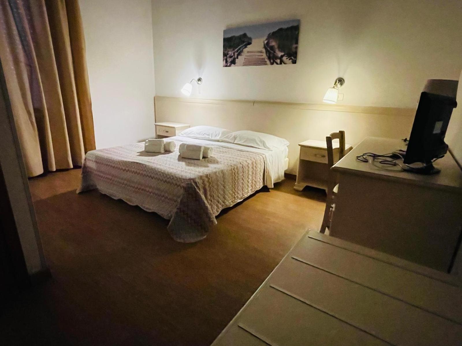 Hotel Ariston Piombino Eksteriør bilde